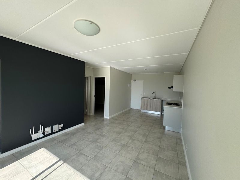 Modern Ground Floor Apartment with Private Garden - Photo 2