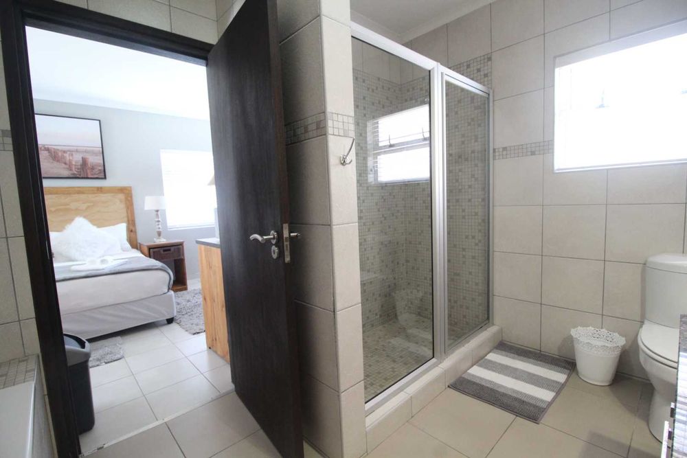 4th bedroom en-suite