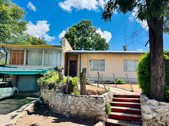 Property #2486498, House For Sale in Grootfontein Central