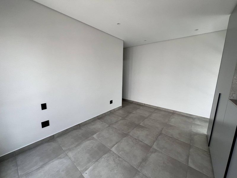 Modern 4-Bedroom Townhouse in Hyde Park | Luxury Living in a Prime Sandton - Photo 7