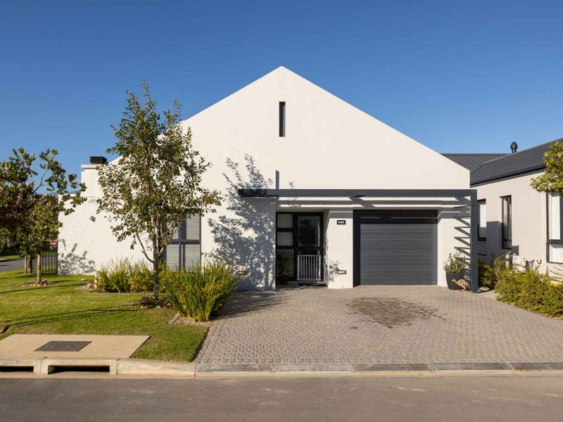 Modern Two-Bedroom Corner Home Bordering a Greenbelt in Paarl Valleij Lifestyle Estate & Farm - Photo 3