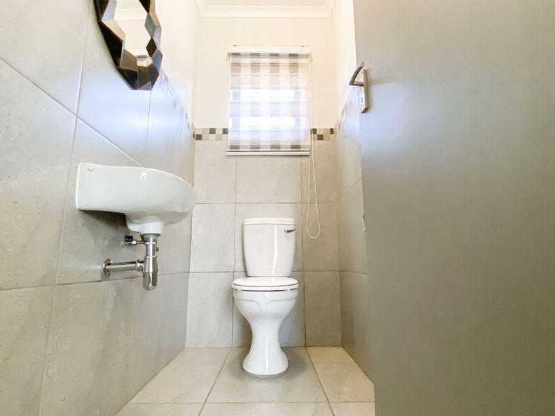 A Modern 3 Bedroom Double-Storey Family Home in Leopard’s Rest - Photo 10