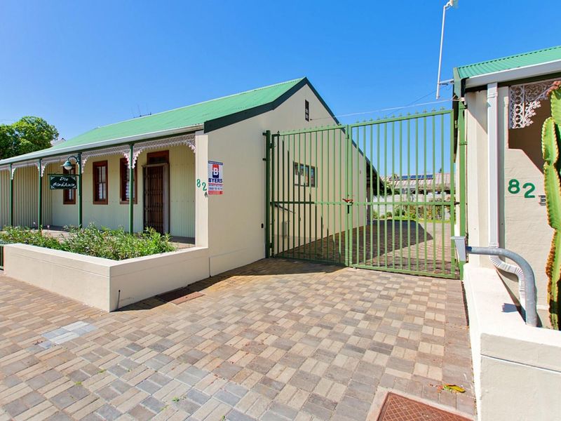 Victorian Style Property in Center of Town. - Photo 2