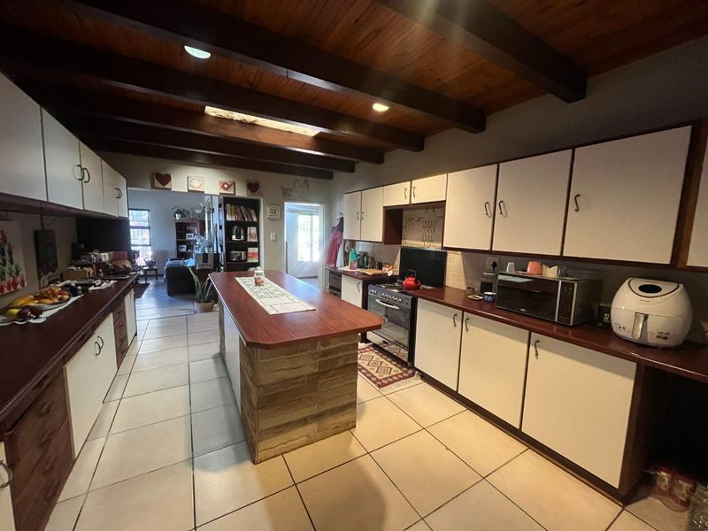Stunning Family Home with Spectacular Views in Keidebees - Photo 5