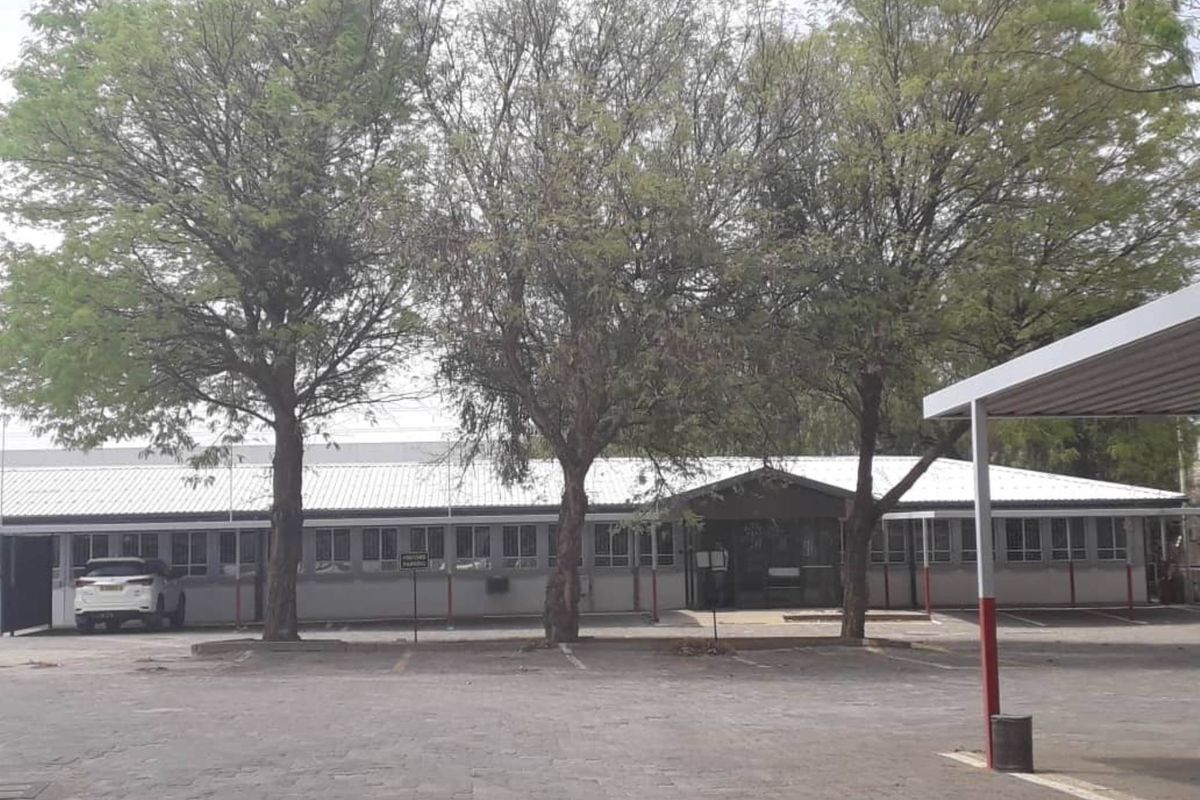 Warehouse Building with huge yard for Sale or Investment Southern Industrial - Photo 2