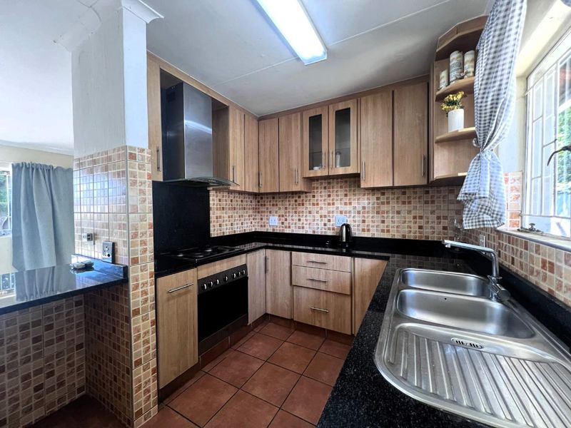 The Best of Townhouse Living in Popular Complex - Photo 4