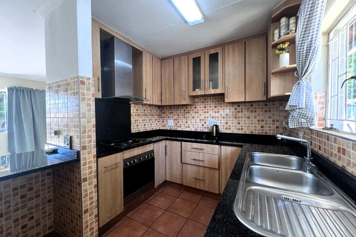 The Best of Townhouse Living in Popular Complex - Photo 4