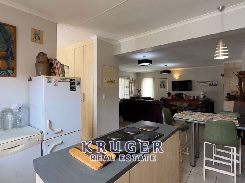 For sale - 3-bedroom home with 2-bedroom flat - Photo 9