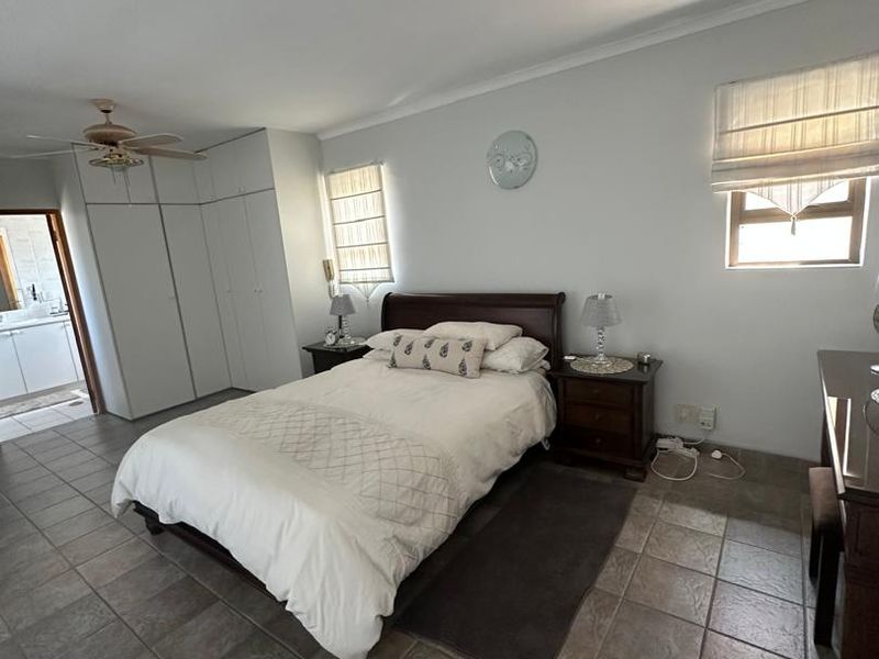 🏡 Reduced to go🏡 Buy a 4 bedroom duplex Townhouse in Swakopmund 📌 CBD!!️selling at N$ 3500 000 cost exclusive in Mainau complex. - Photo 8