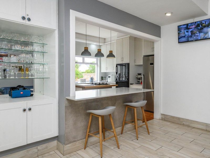 Beautiful Family Home in a Quiet Cul-de-Sac - Photo 8