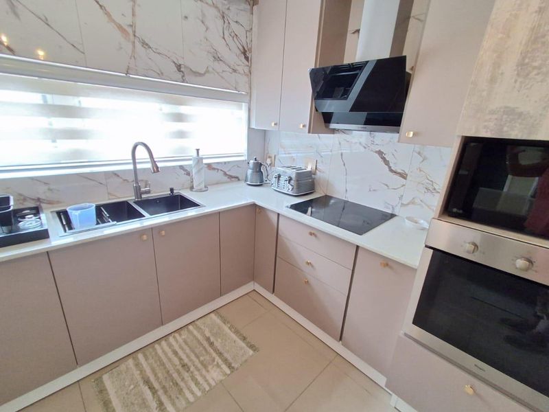 Exclusive Listed - Newly Renovated Duplex For Sale In Die Hoewes - Photo 4