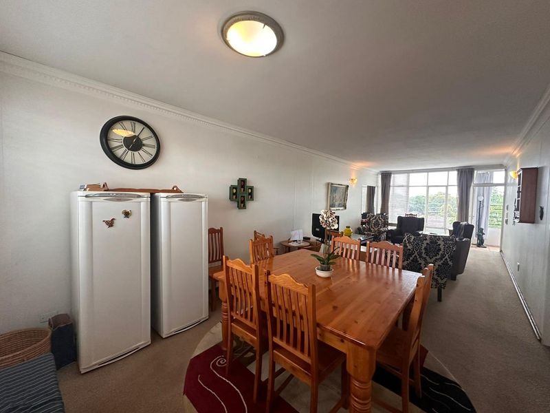 Stunning 2-Bedroom Unit in Sought-After Trafalgar Square - Photo 5