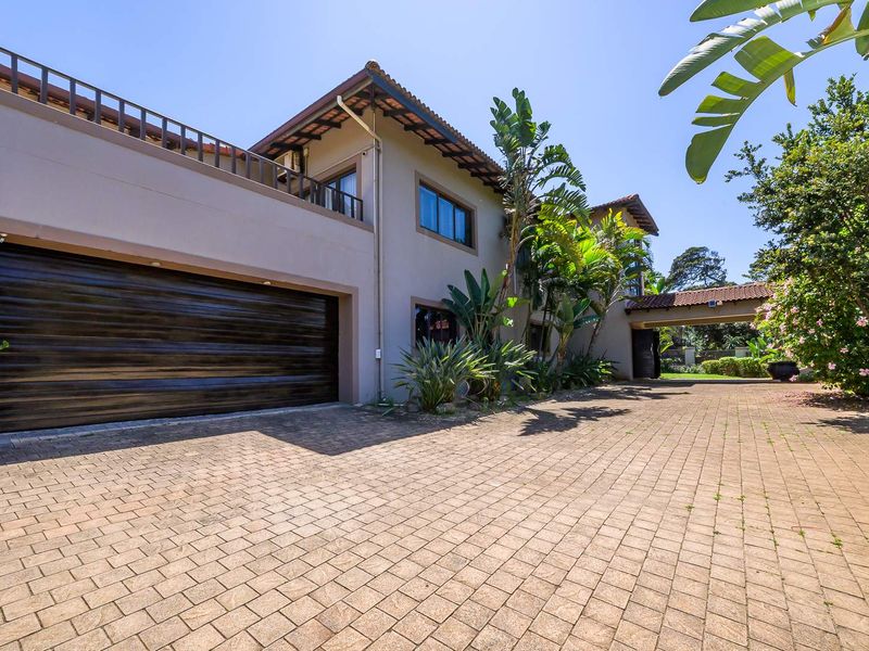 Ultra-Modern 4 Bedroom Luxury Home for Sale – Umhlanga Central - Photo 2