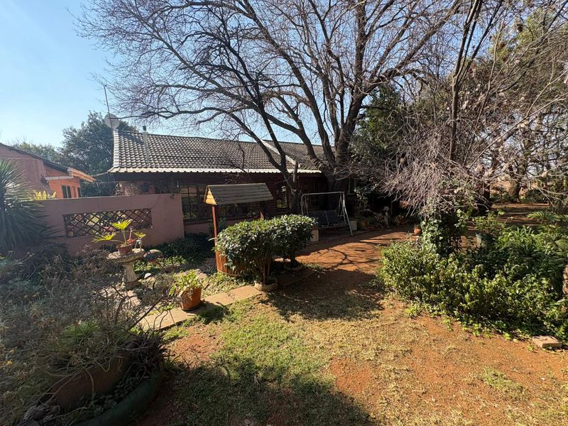 Fully Loaded 4-Bedroom Family Home on a 2,000m2 Corner Stand - Photo 7