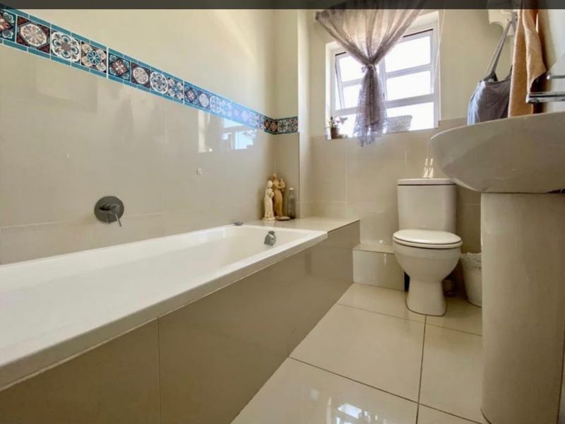 Furnished 3 bedroom rental - Photo 10