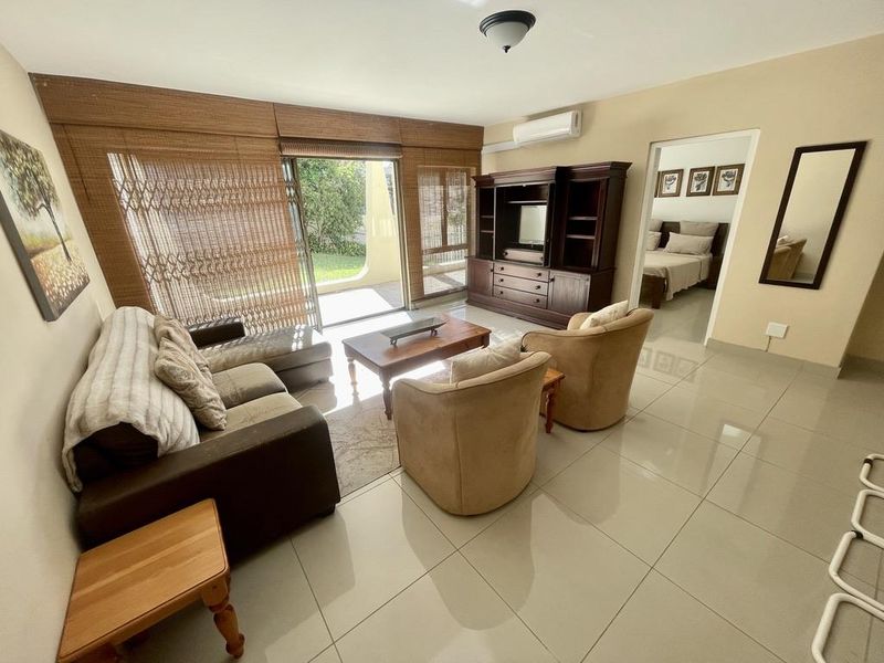 Hendra - Fully Furnished Ground Floor Townhouse – 500m from Umhlanga Promenade - Photo 2