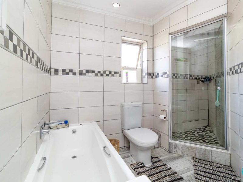 Live Securely, Close to Everything! - Photo 10