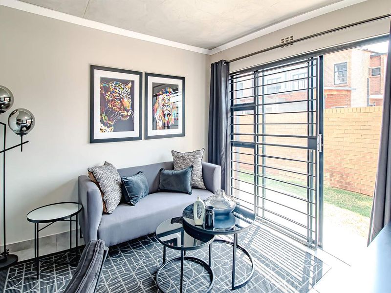 Modern 2 Bedroom 2 Bathroom Apartments in iQ Meerendal - Photo 9