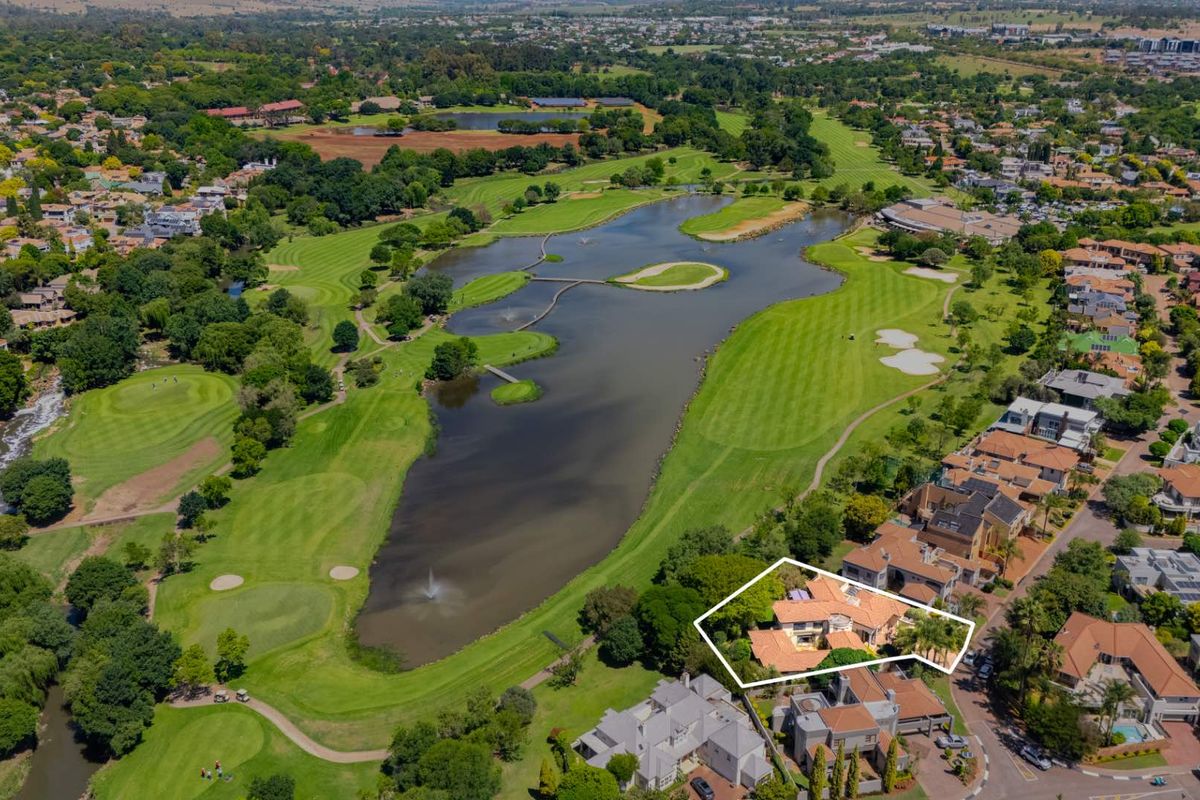Elegant Home Overlooking the 18th Hole - Photo 3