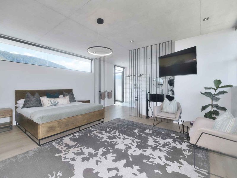 CONTEMPORARY RESIDENTIAL HOME - Photo 5