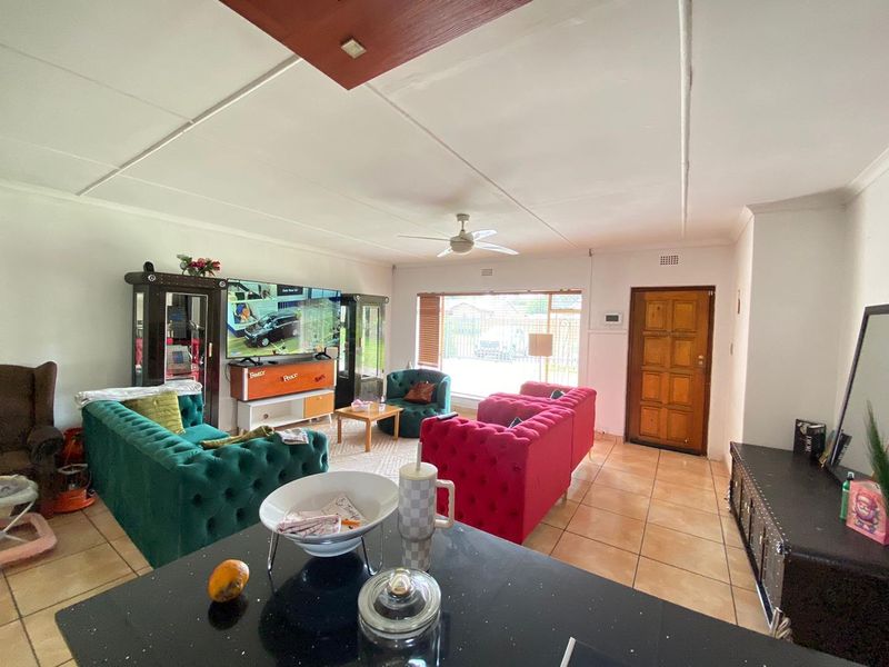 4 bedroom house - Photo 5