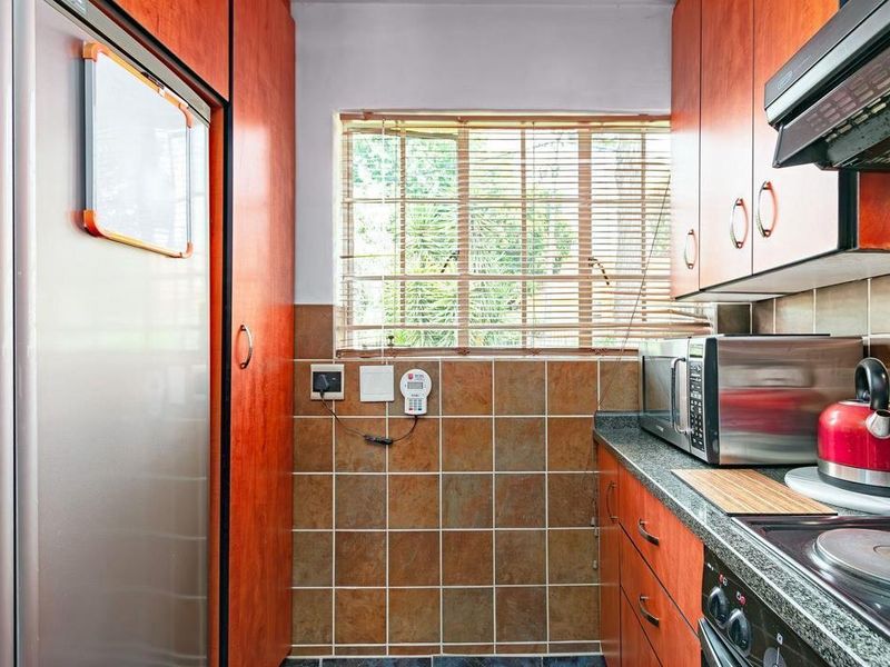 2 Bedroom Duplex Unit in the Heart of Lyndhurst - Photo 8