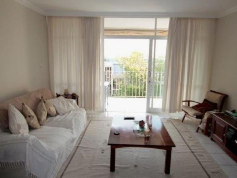 Spacious 123 sqm 2 bedroom apartment in Benmore - Photo 2