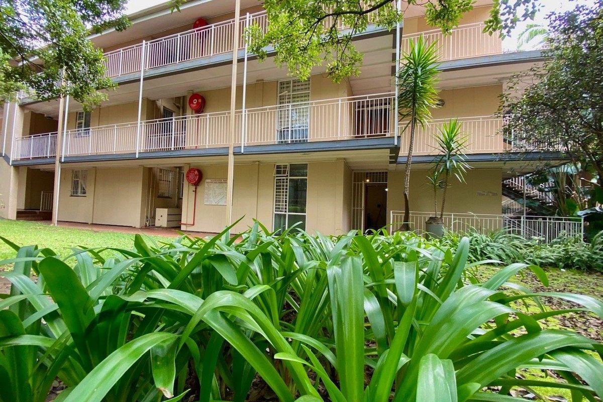 Ground-Floor Stack Unit in Lynnwood Glen! - Photo 2