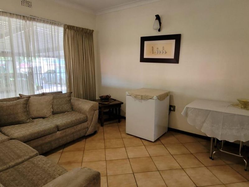 Dual-Living Potential in Randhart - Photo 9