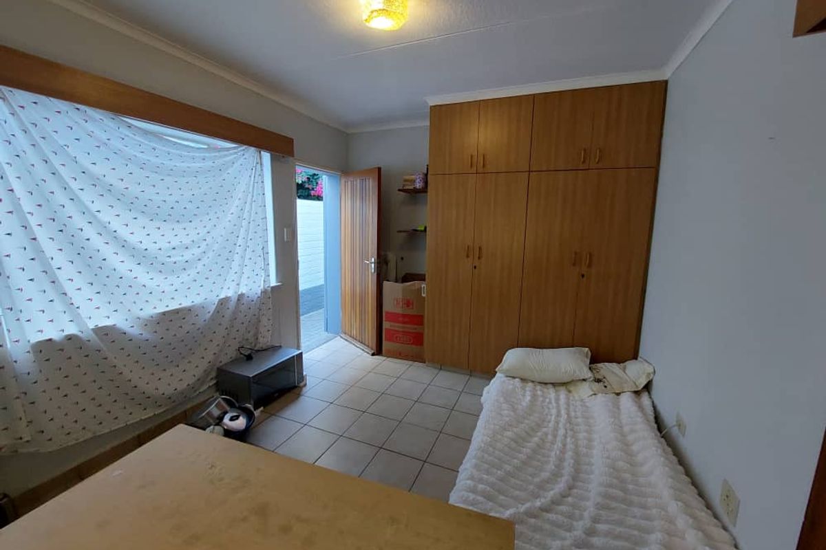 HOCHLAND PARK - FOR SALE - Photo 3