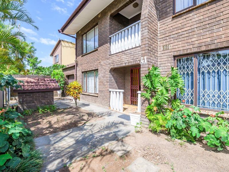 Charming Havenside Home with Flatlet and Ample Parking - Photo 2