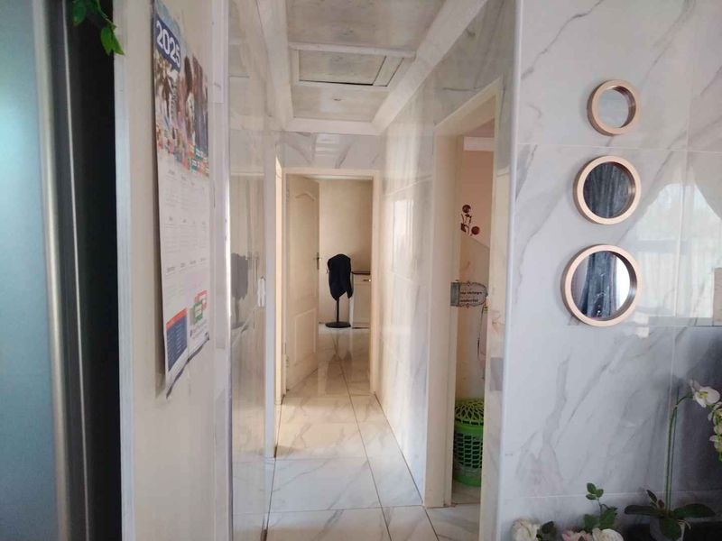 3 bedrooms house for sale in Soshanguve B1 - Photo 8