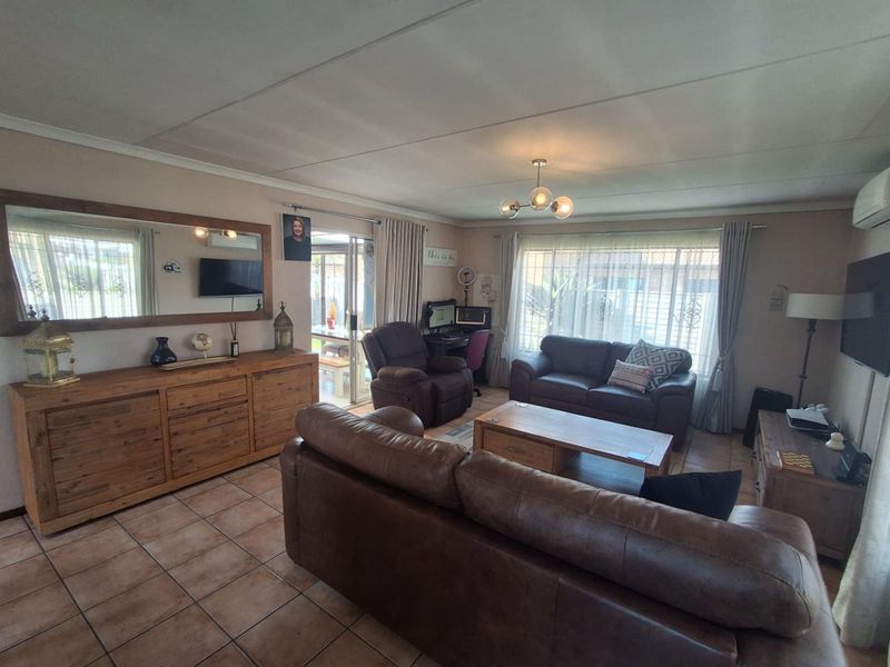 BEAUTIFUL CLUSTER - PET FRIENDLY - KIBLER PARK - Photo 5