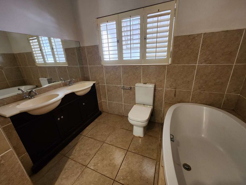 Life on the farm - Photo 8