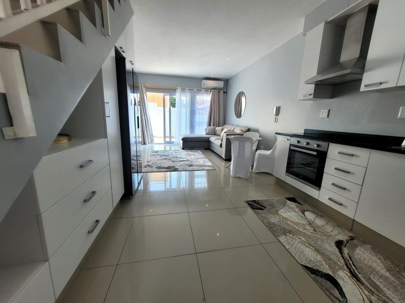 Modern Fully Furnished Two-Bedroom Duplex for Rent – Blackburn Road - Photo 6