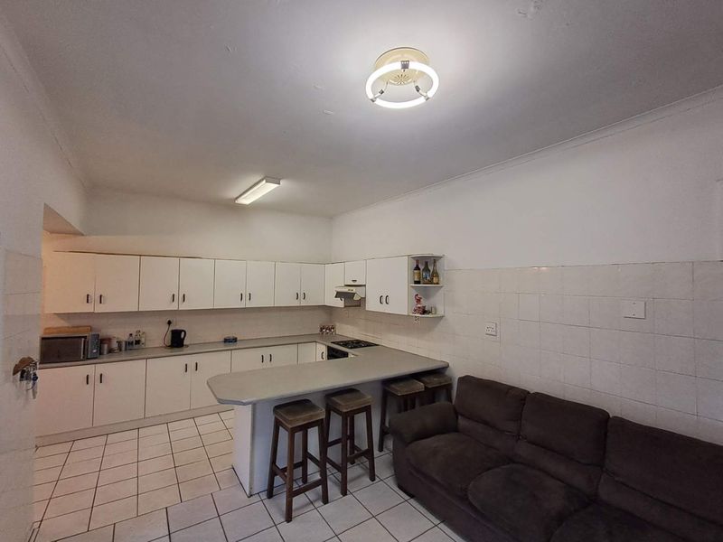 Family Living with Bonus Flatlet for Income - Photo 8