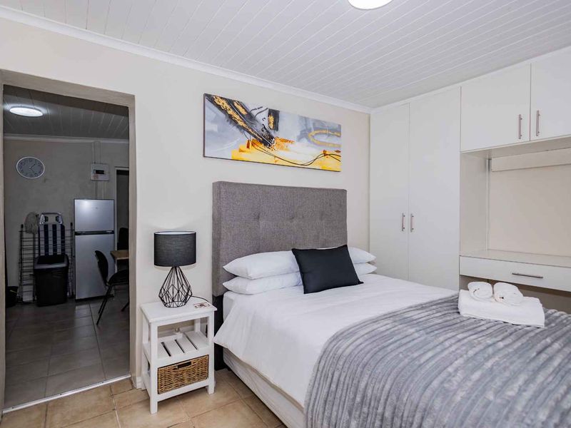 Urban Oaks Guest House - Photo 3