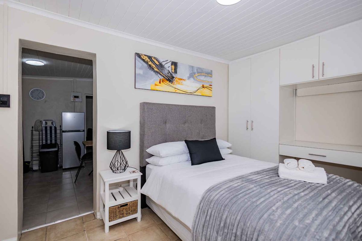 Urban Oaks Guest House - Photo 3