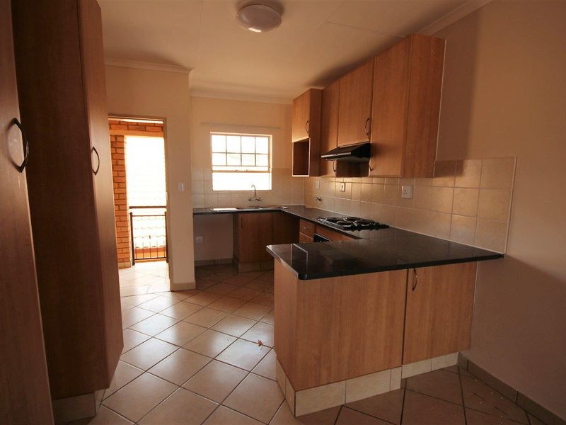 Perfect 3Bedroom 2nd floor apartment! - Photo 2