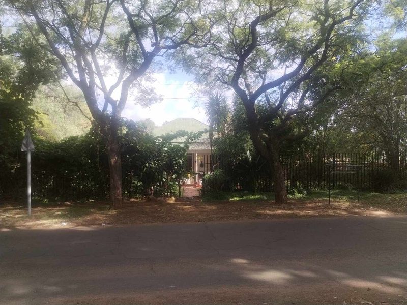 Charming 3-Bedroom Home Near Cullinan School & Amenities - Photo 2