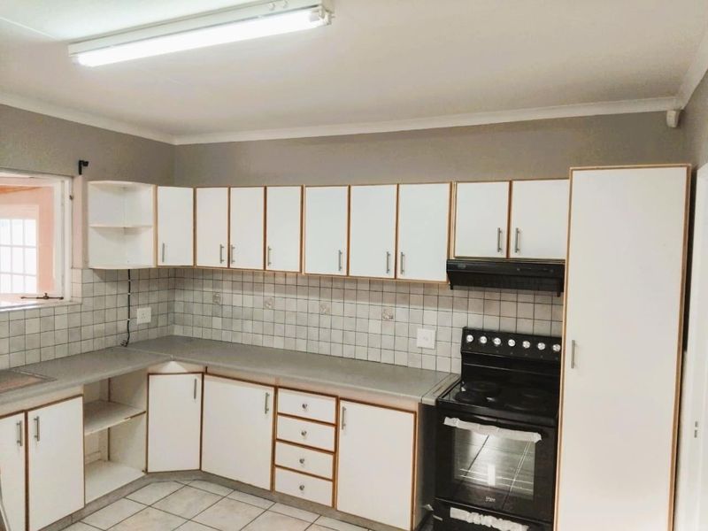 4 Bedroom House To Rent - Photo 4