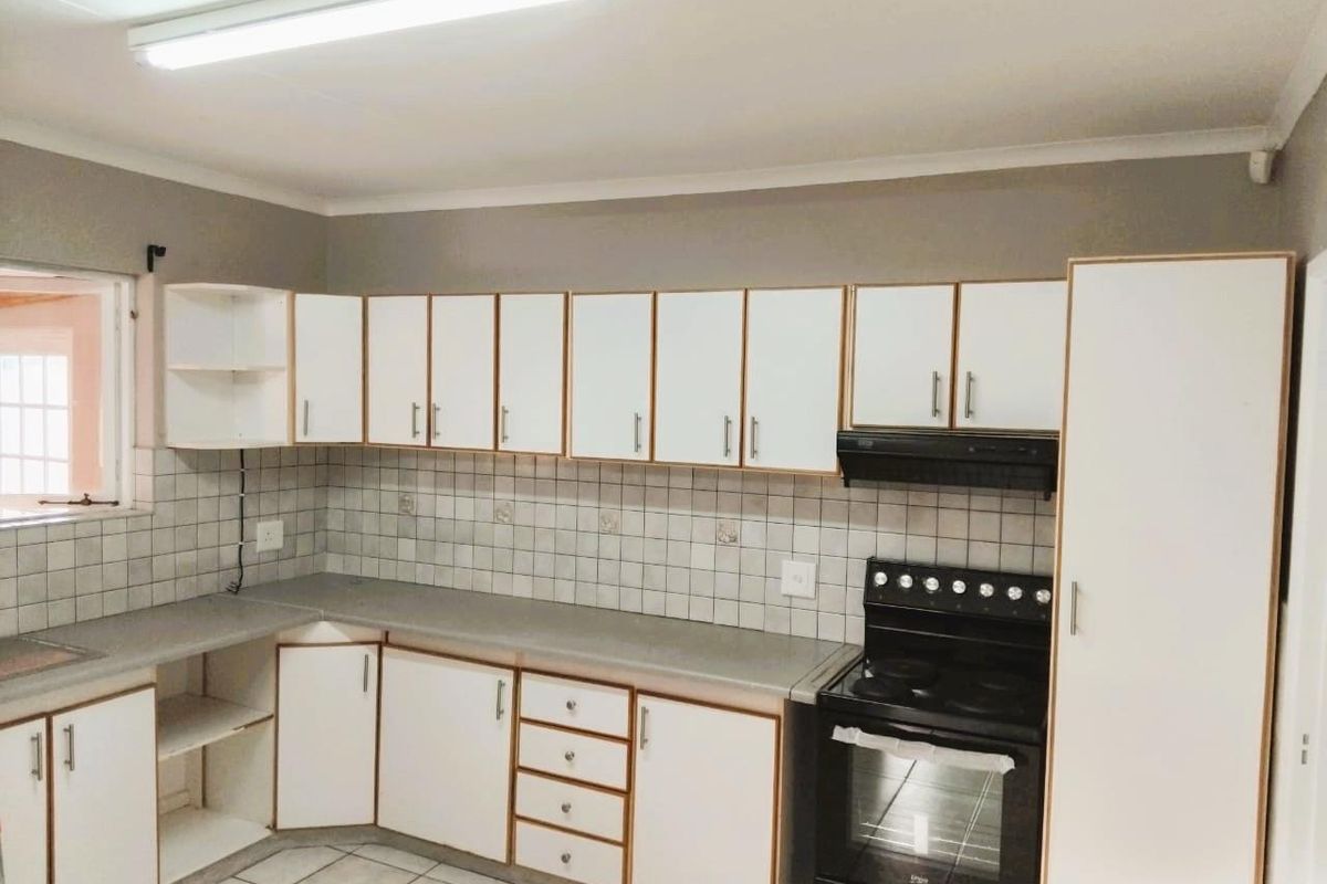 4 Bedroom House To Rent - Photo 4