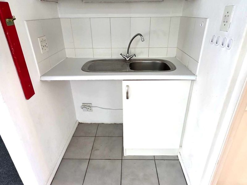 First Floor Office in Tokai - Photo 9