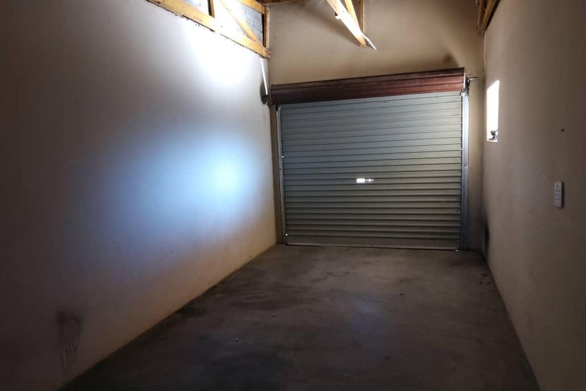 🏡 **Your Dream Home Awaits in Okahandja Extension 4!** 🏡 - Photo 5