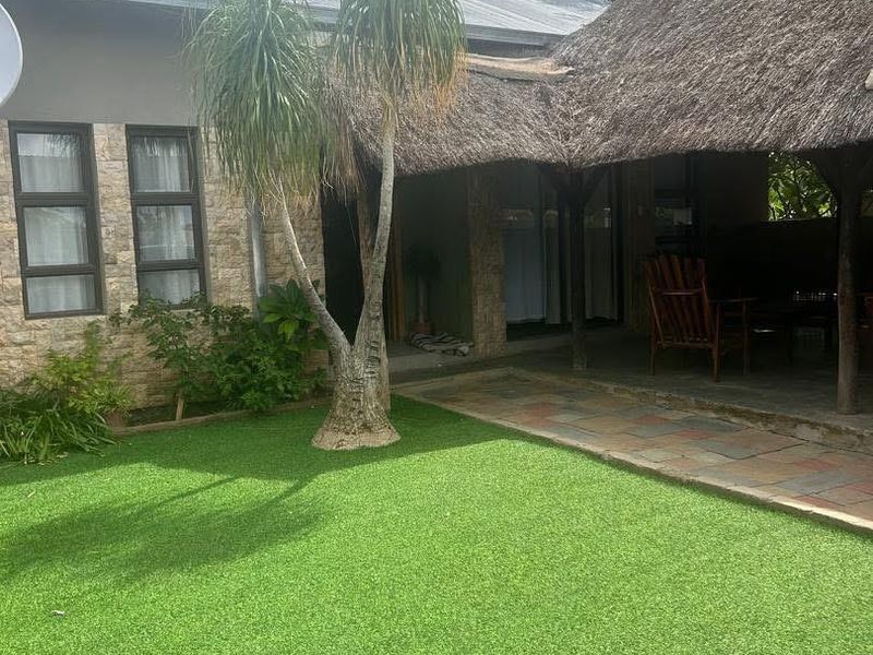A beautiful 4 Bedroom House for sale in Otjiwarongo, Town. - Photo 1