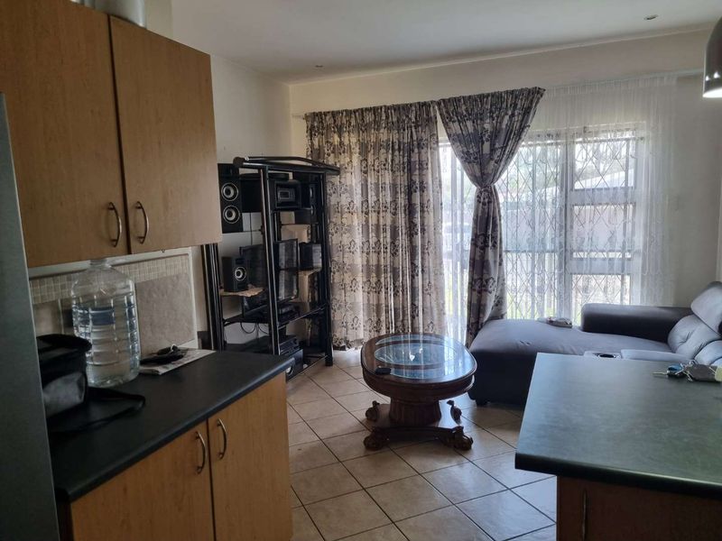 Delightful 2 Bedroom apartment in Kenwick Close  Investment opportunity. - Photo 6