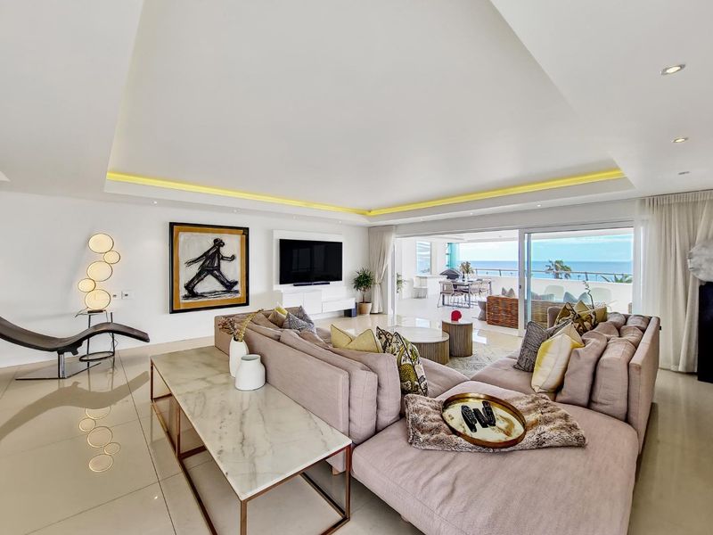 Exceptionally Spacious Breakers Apartment - Photo 3