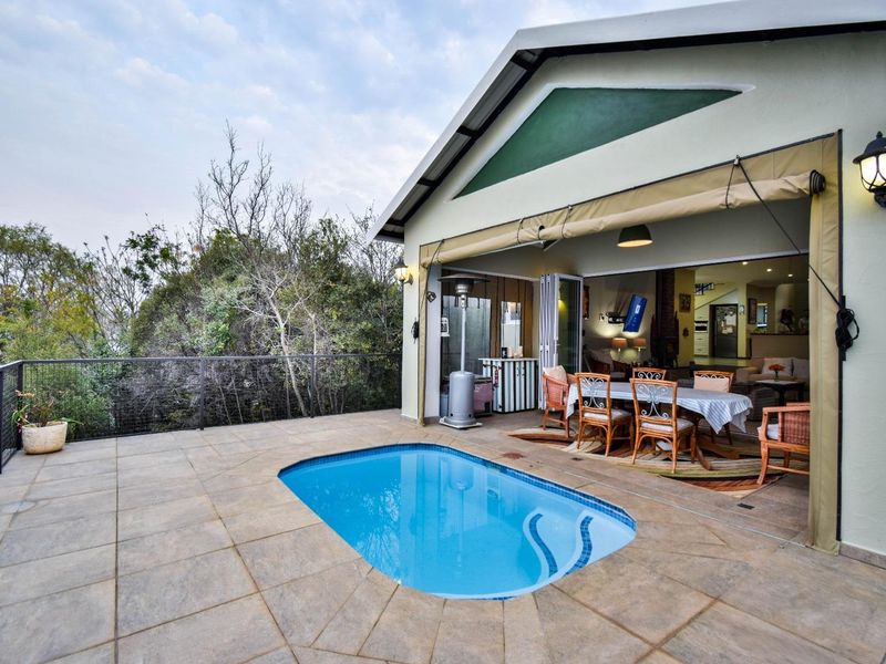 Unique and Bespoke Home with uninterrupted views. - Photo 3