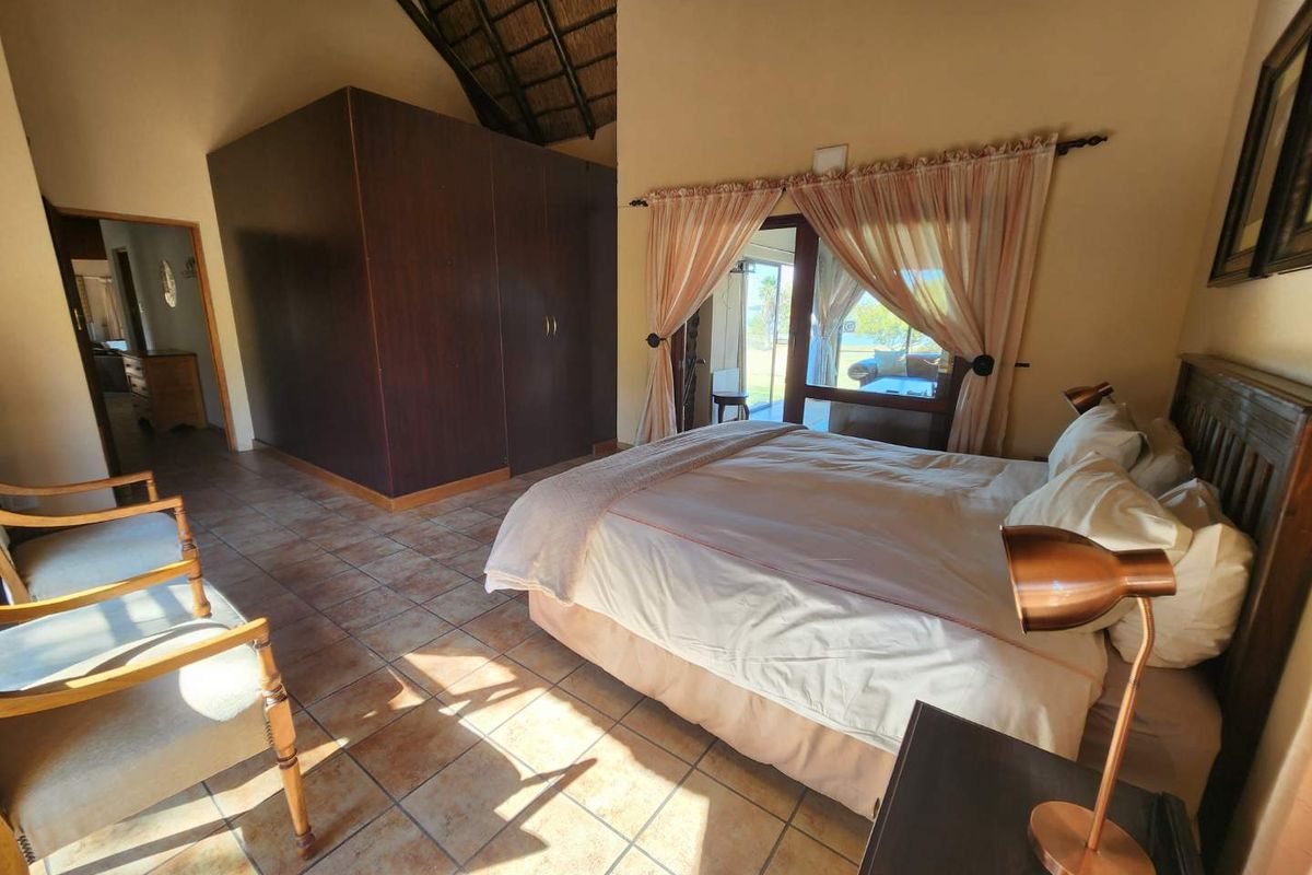 Life on the Vaal Dam with private waterfront - Photo 2