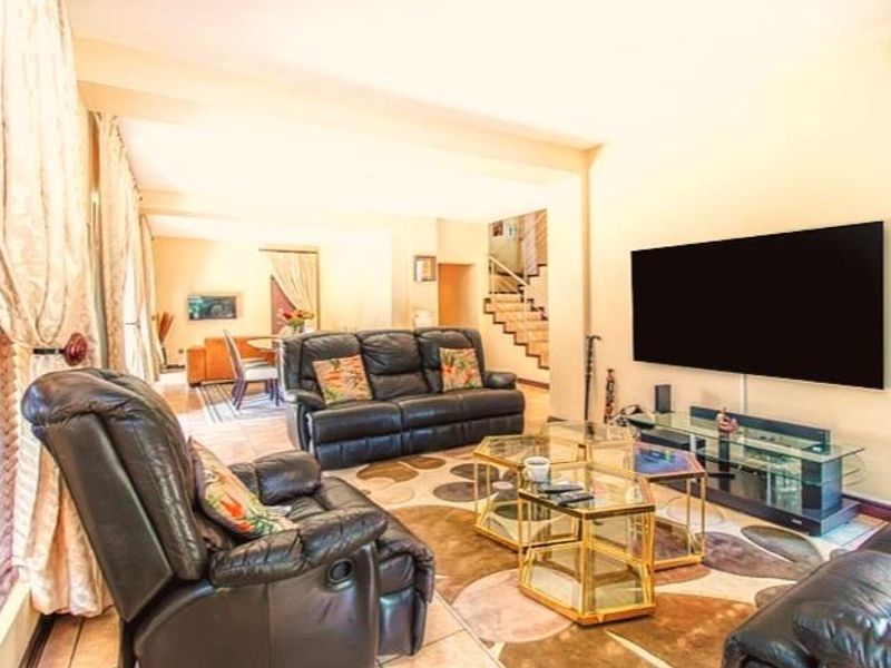 Luxury Family Living in Prestigious Khyalami AH, Midrand Welcome to this exceptional 4-bedroom home nestled in the highly sought-after and secure Khyalami AH - Photo 10